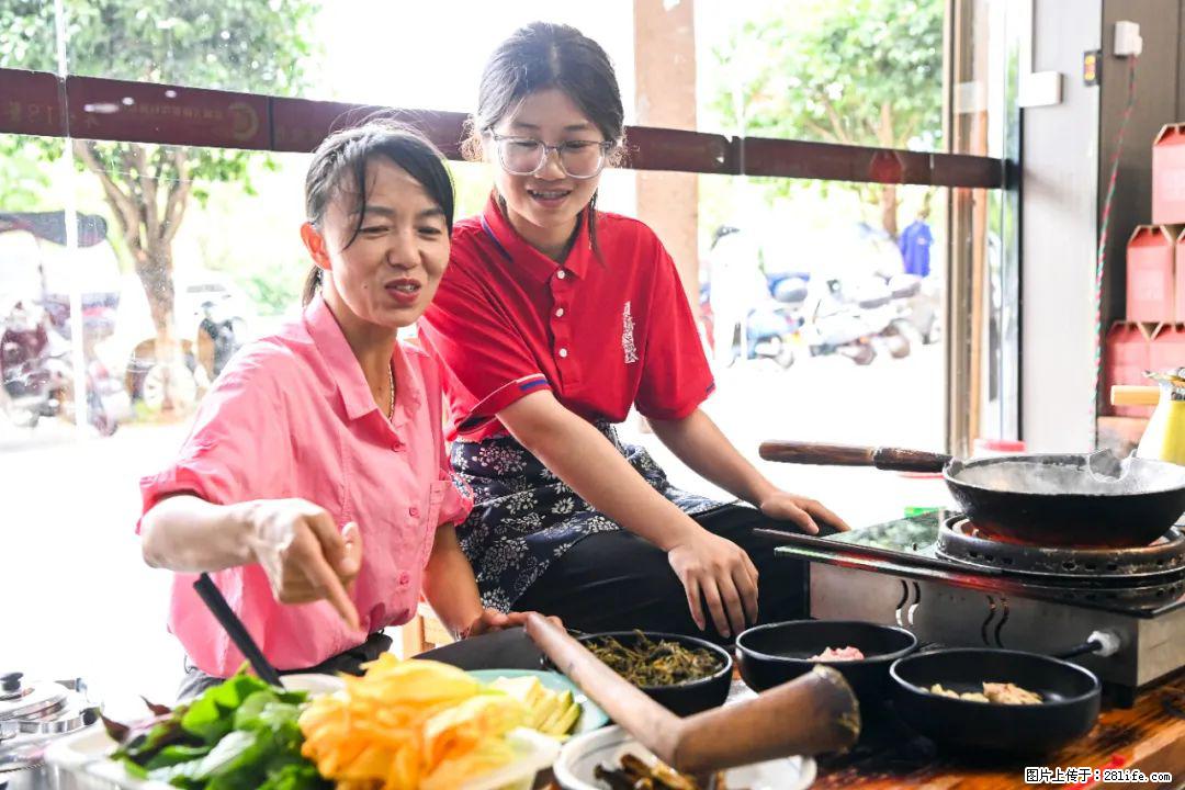 全网追的“扁担女孩”,找了一份暑假工,时薪12元 - 杭州生活资讯 - 杭州28生活网 hz.28life.com